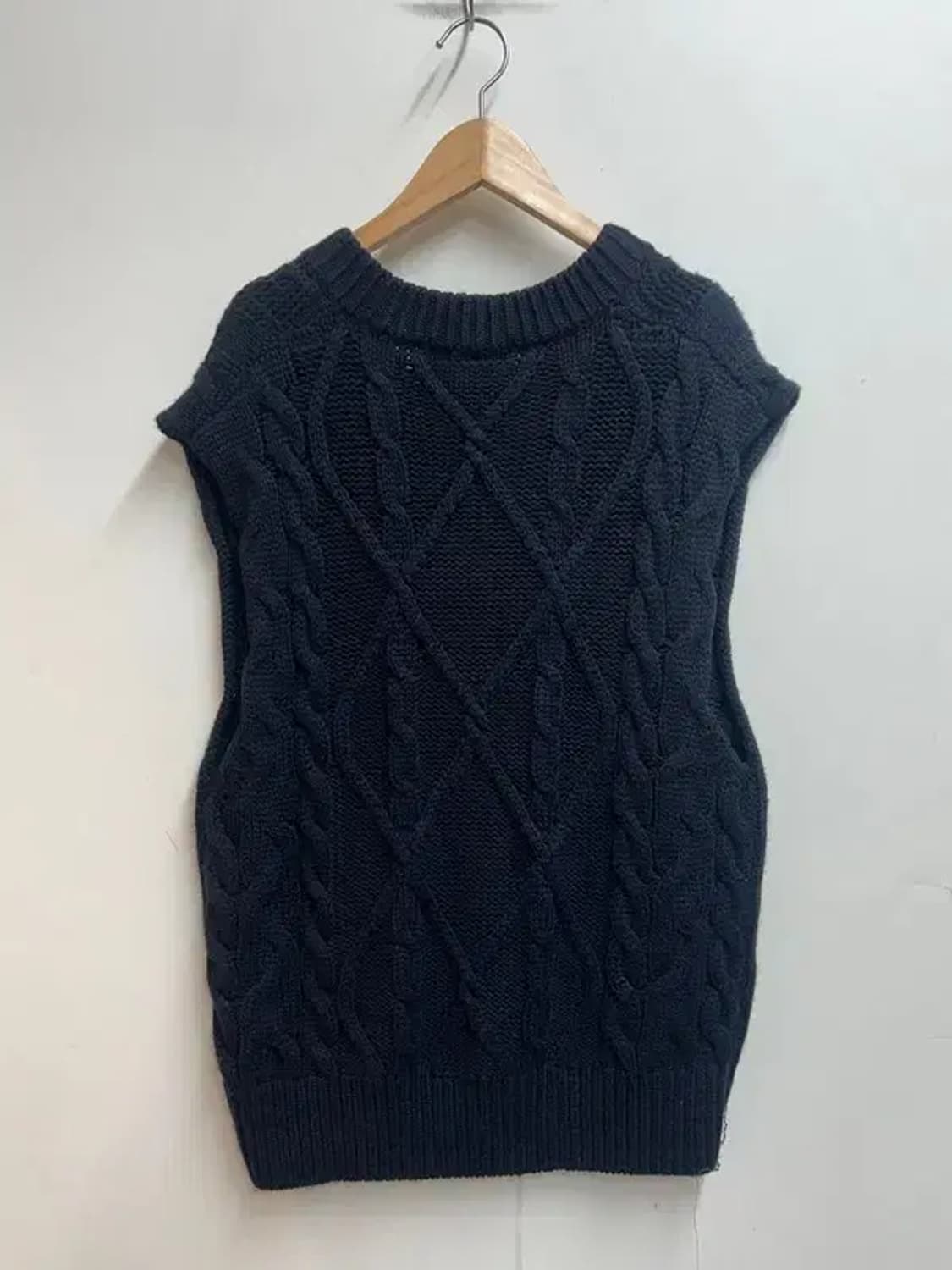 46 새상품 엘무드 너디 케이블 니트 베스트 네이비 상품이미지8