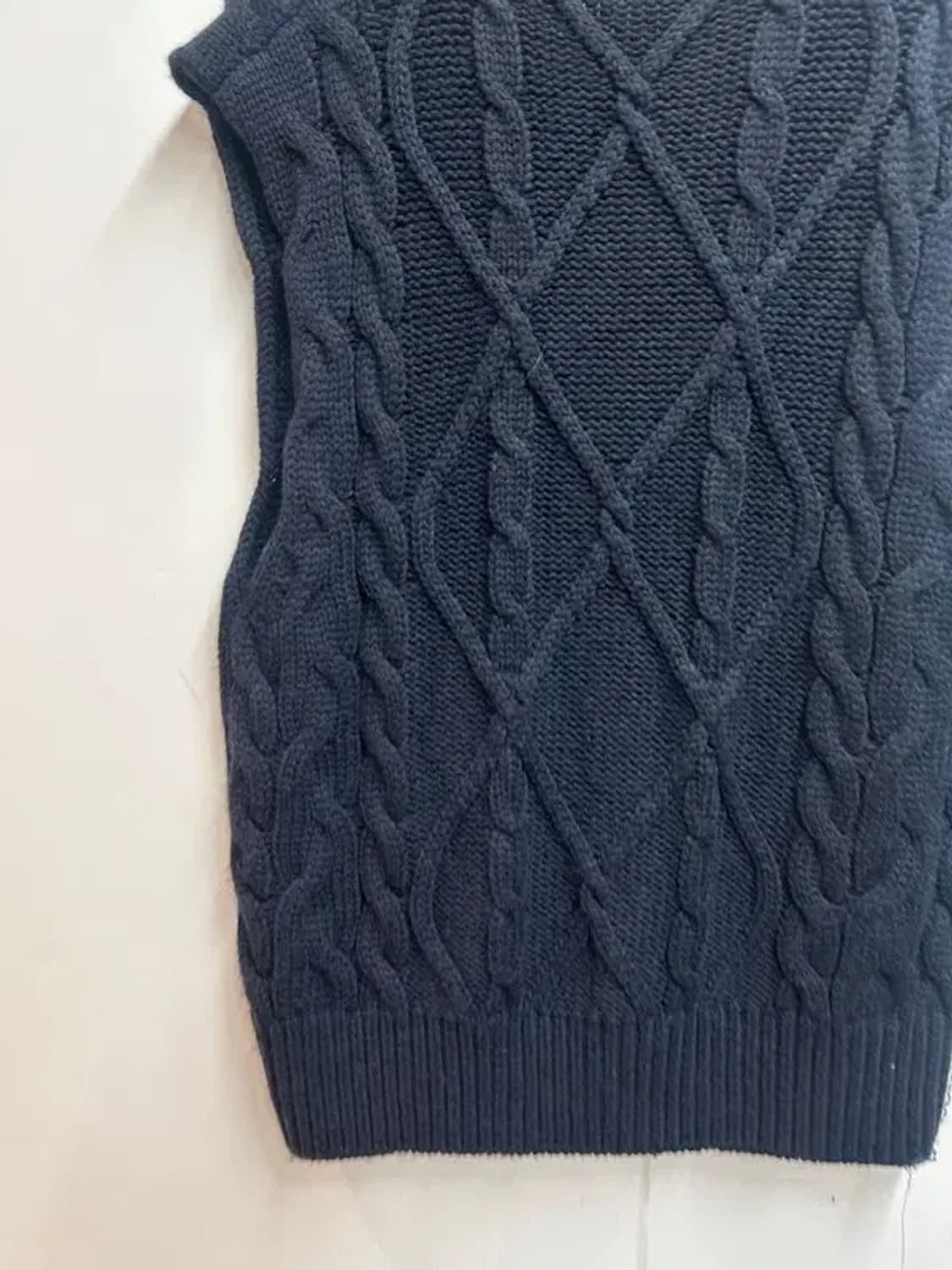 46 새상품 엘무드 너디 케이블 니트 베스트 네이비 상품이미지9