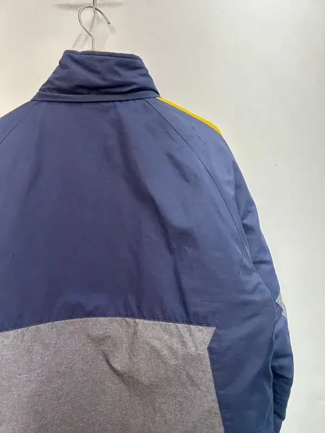 95 아디다스 배색 옐로우 삼선 포모션 패디드 폴리 패딩 재킷 네이비 상품이미지10