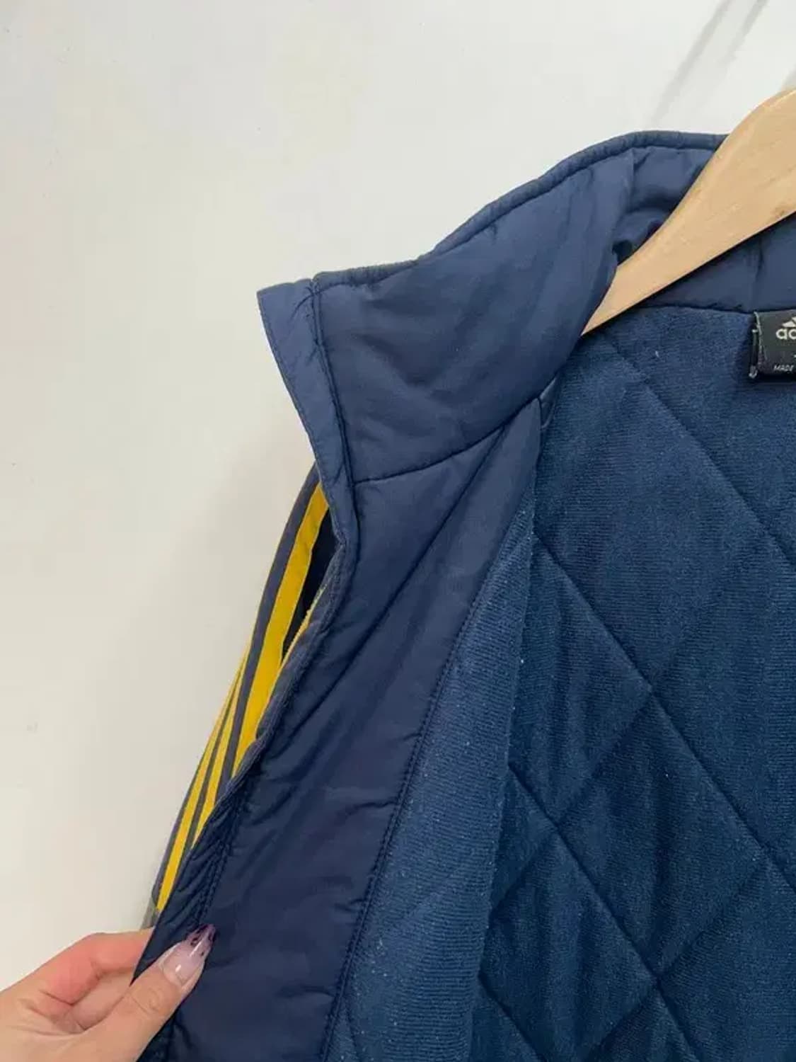 95 아디다스 배색 옐로우 삼선 포모션 패디드 폴리 패딩 재킷 네이비 상품이미지6
