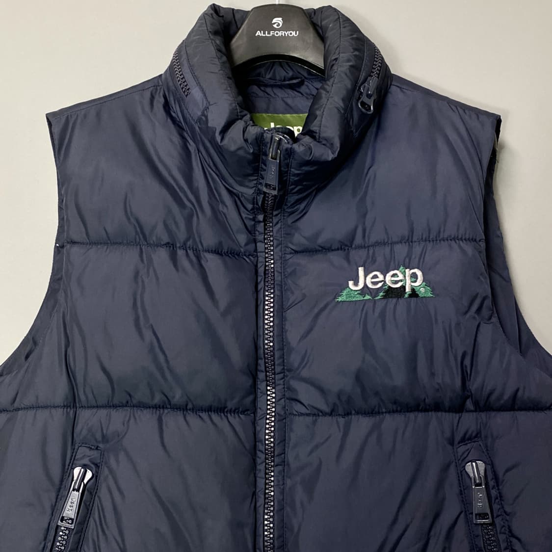 [중고] [M] JEEP 남자 겨울 가벼운 패딩조끼 빈 상품이미지2