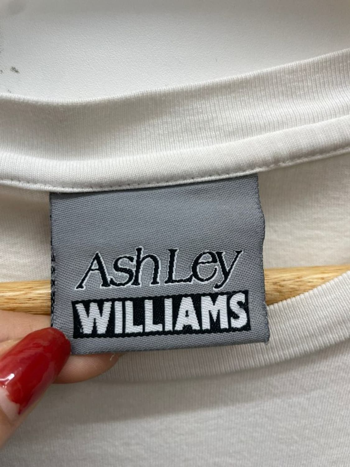 ashley 로고 오버핏 반팔티셔츠 빈티지룩 화이트 상품이미지8