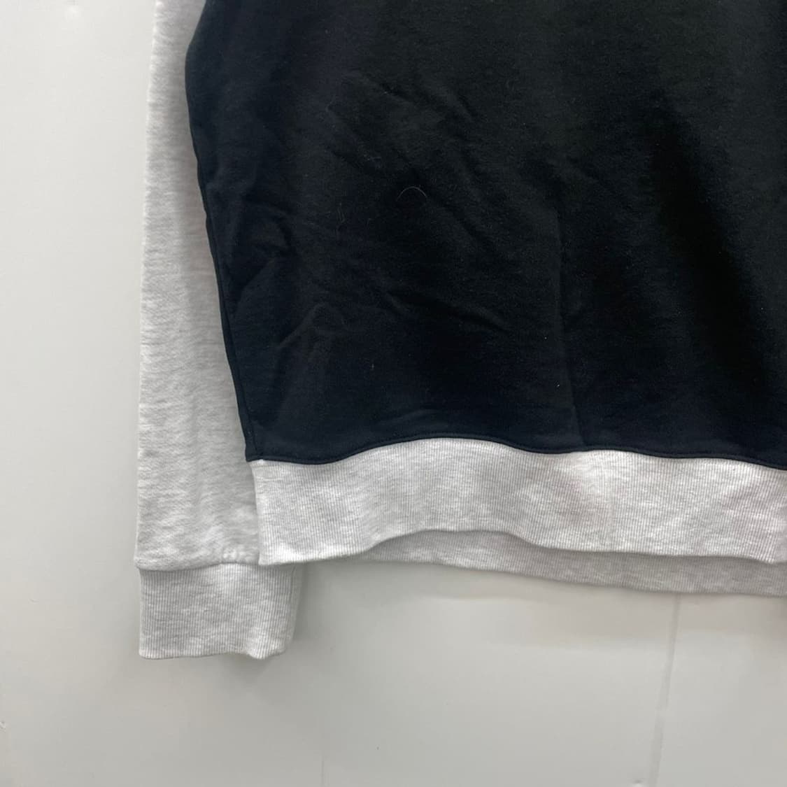 미디움 PRENDA 프렌다 자수 나그랑 맨투맨 티셔츠 팝니다 상품이미지3