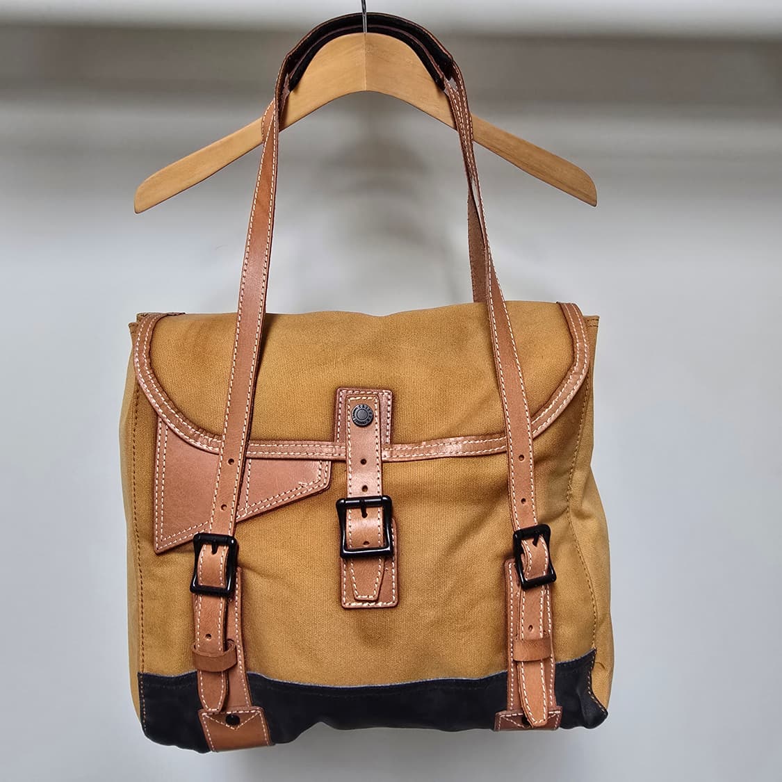 캔버스 래더 숄더백 상품이미지1