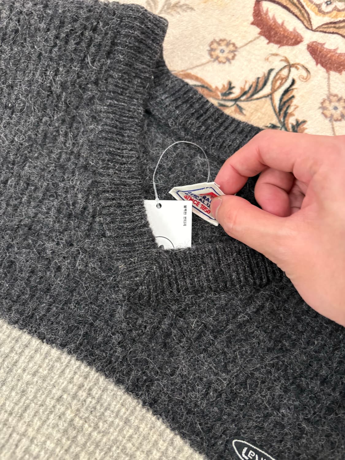 리바이스 이태리 패치로고 헤비울 긴팔니트  상품이미지4