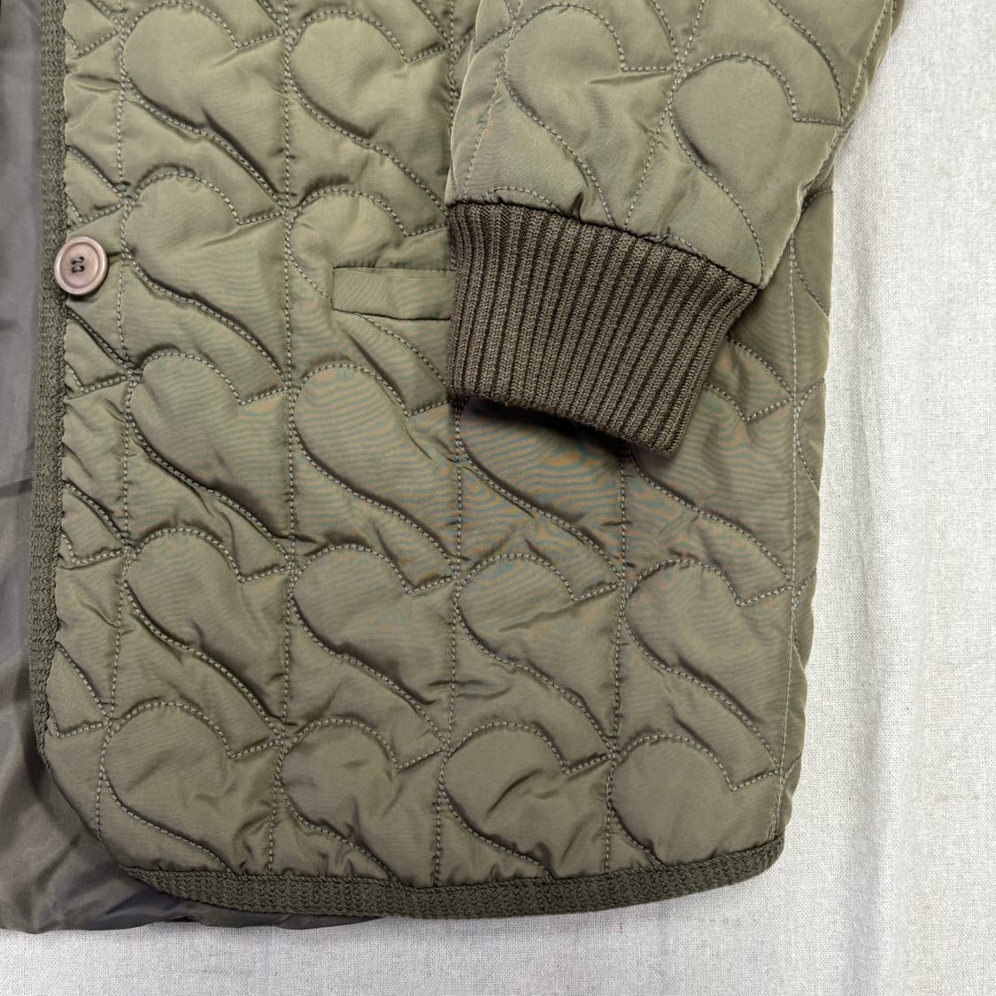 톰보이 백프린팅 카키 퀼팅 점퍼 F 상품이미지5