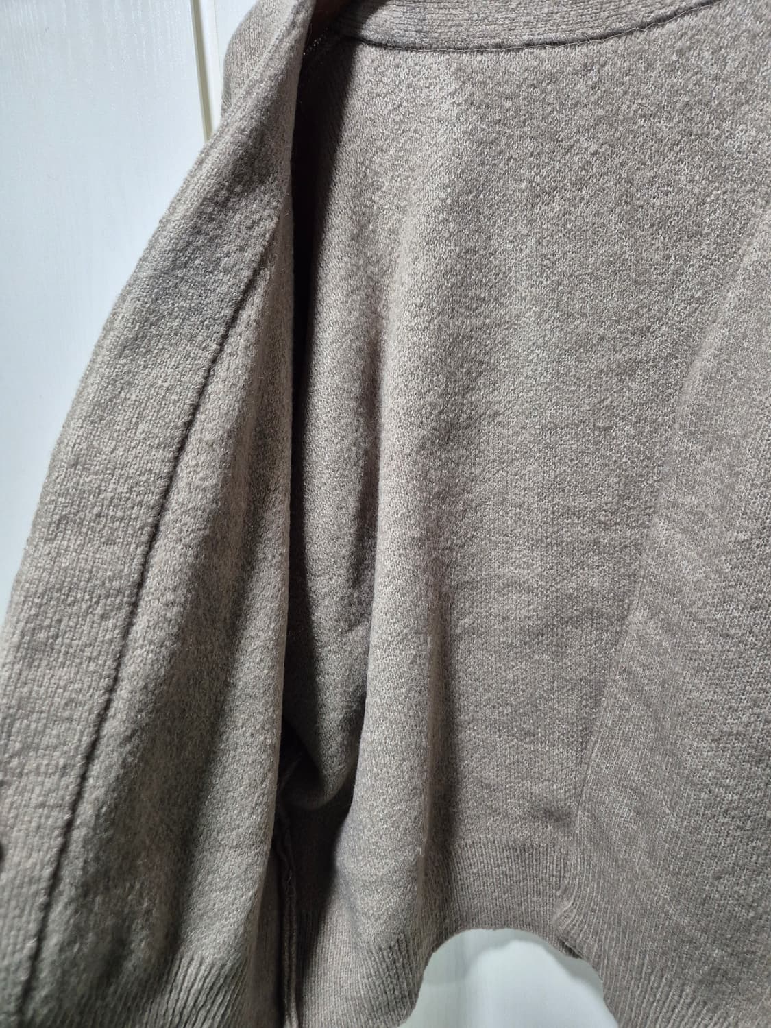 모카브라운 브이넥 니트 가디건 상품이미지5