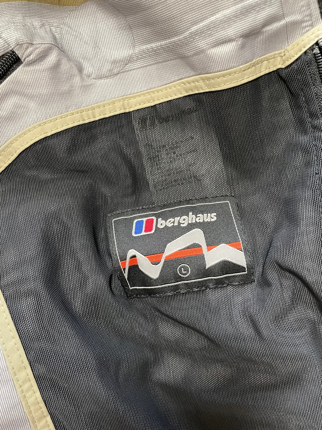 국내 유일 버그하우스 고어텍스 XCR 샘플 고프코어 윈드브레이커 자켓 상품이미지6