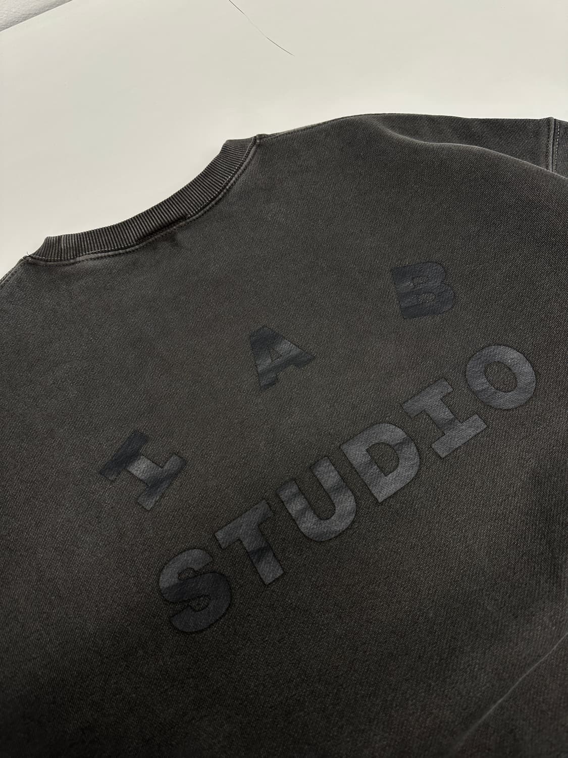 아이앱 스튜디오 피그먼트 스웨트 맨투맨  상품이미지4