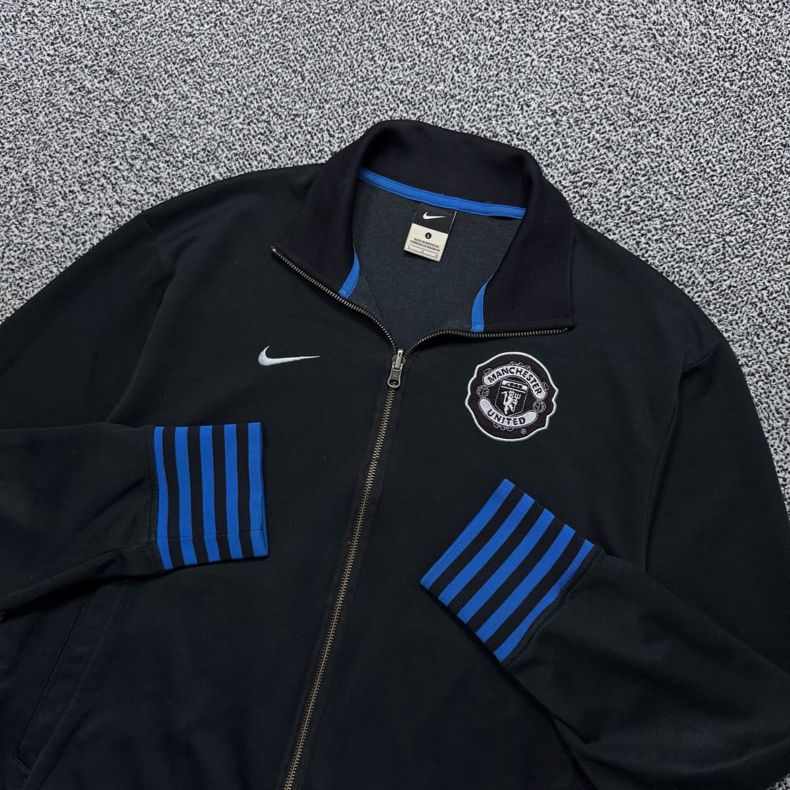 Name : 나이키 솔로스우시 맨유 팀로고 올블랙 져지  :)  상품이미지2