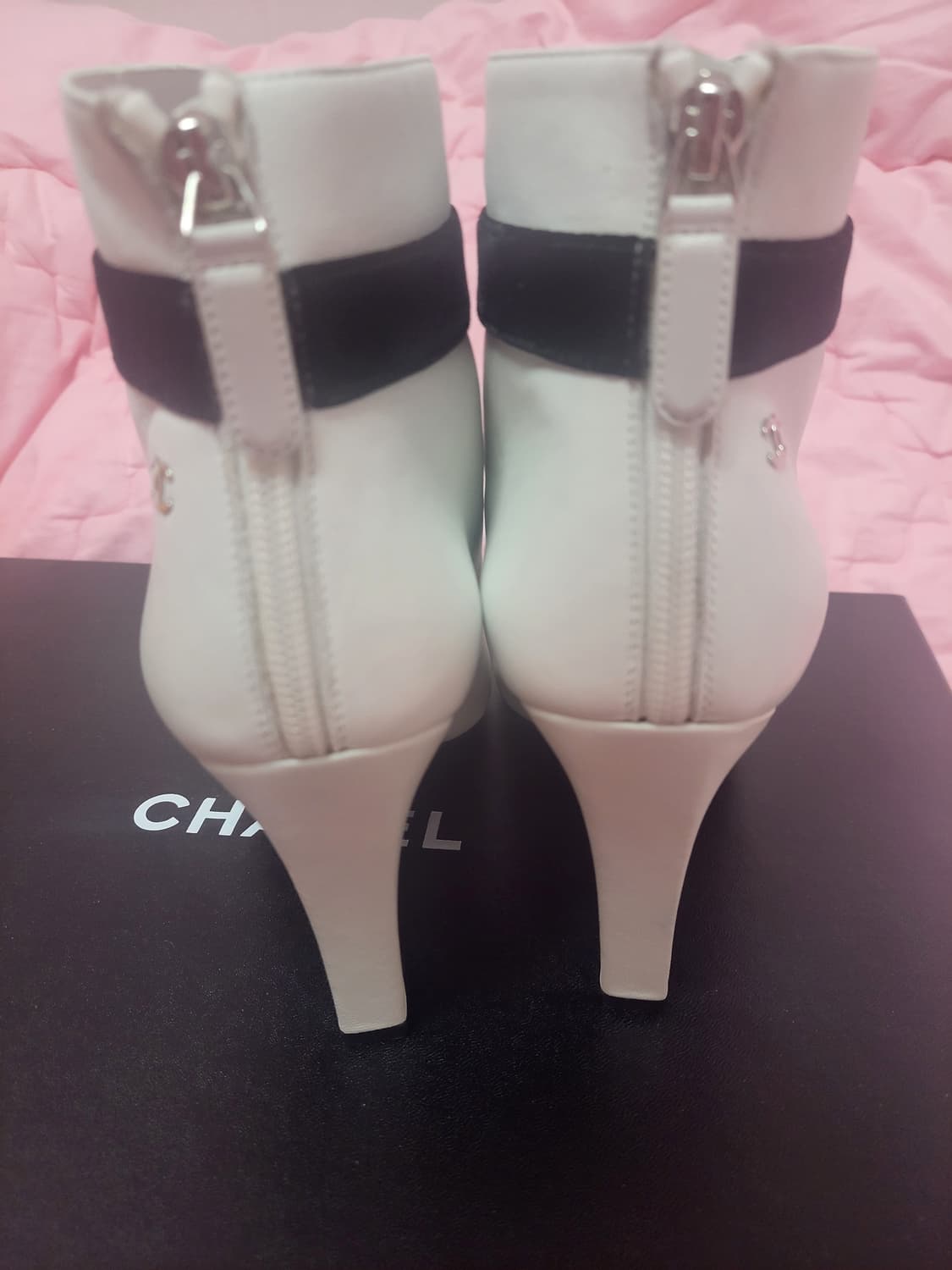 정품)급처새상품!샤넬 리본 로고 앵클 부츠 구두 힐 상품이미지6