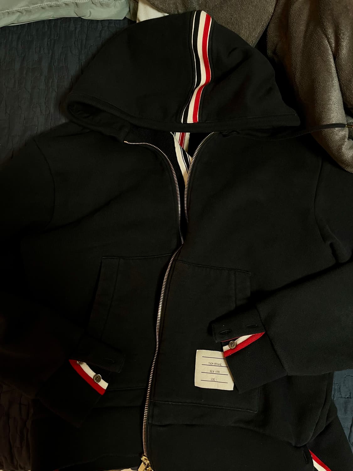 톰브라운 백삼선 후드집업 1사이즈 네이비 (실측 95) 상품이미지1