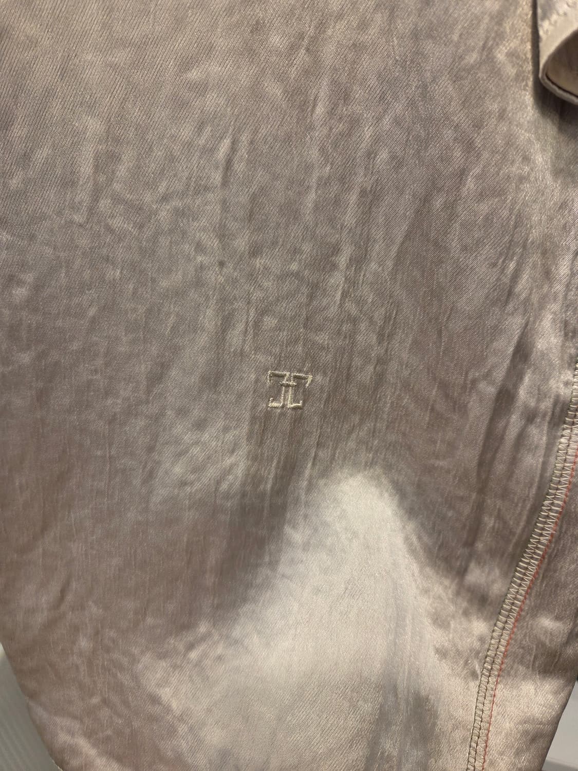 TIME 타임 글로시 새틴 블라우스  티셔츠 상품이미지2