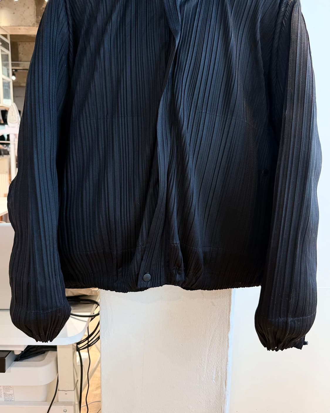 플리츠 플리즈 블랙 리버시블 다운 패딩 점퍼  상품이미지4