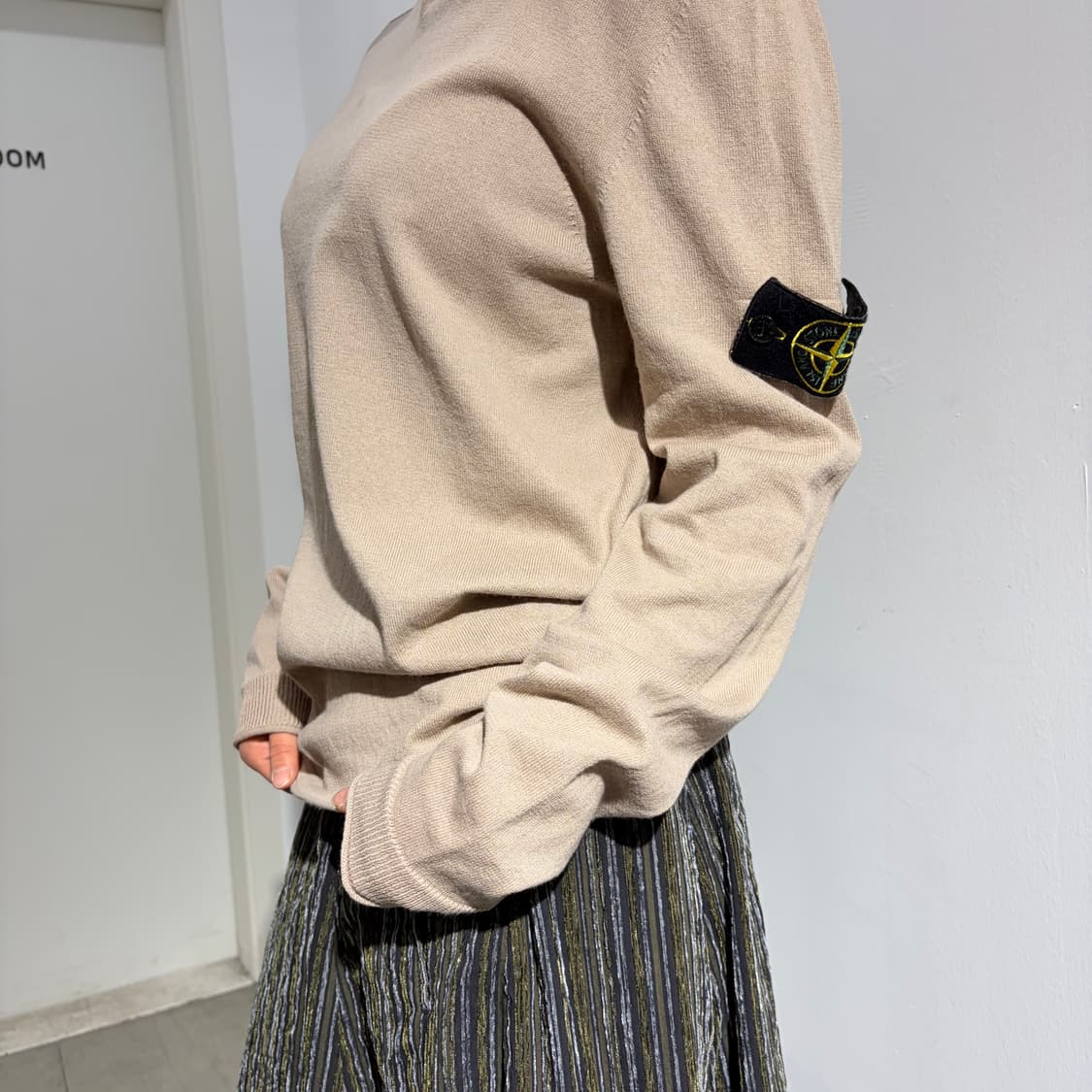 스톤아일랜드 베이지 크루넥 니트 상품이미지2