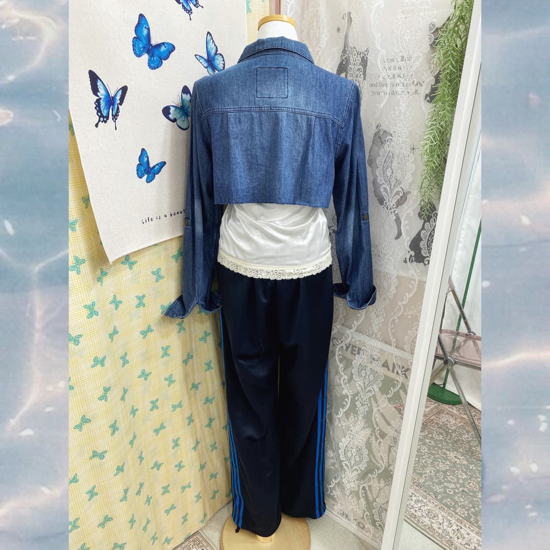 데님 브이넥 크롭 셔츠 상품이미지4