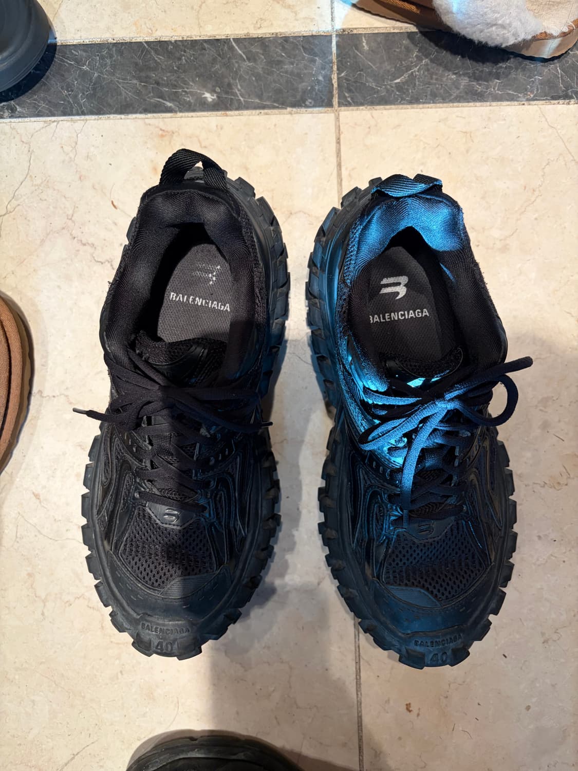 [40] 발렌시아가 디펜더 상품이미지7