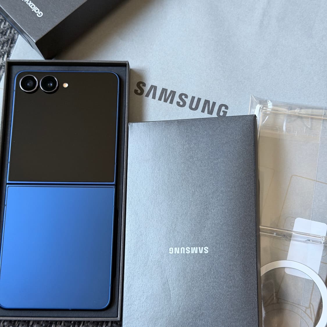 삼성 갤럭시 Z플립7 256GB 풀박스 상품이미지2