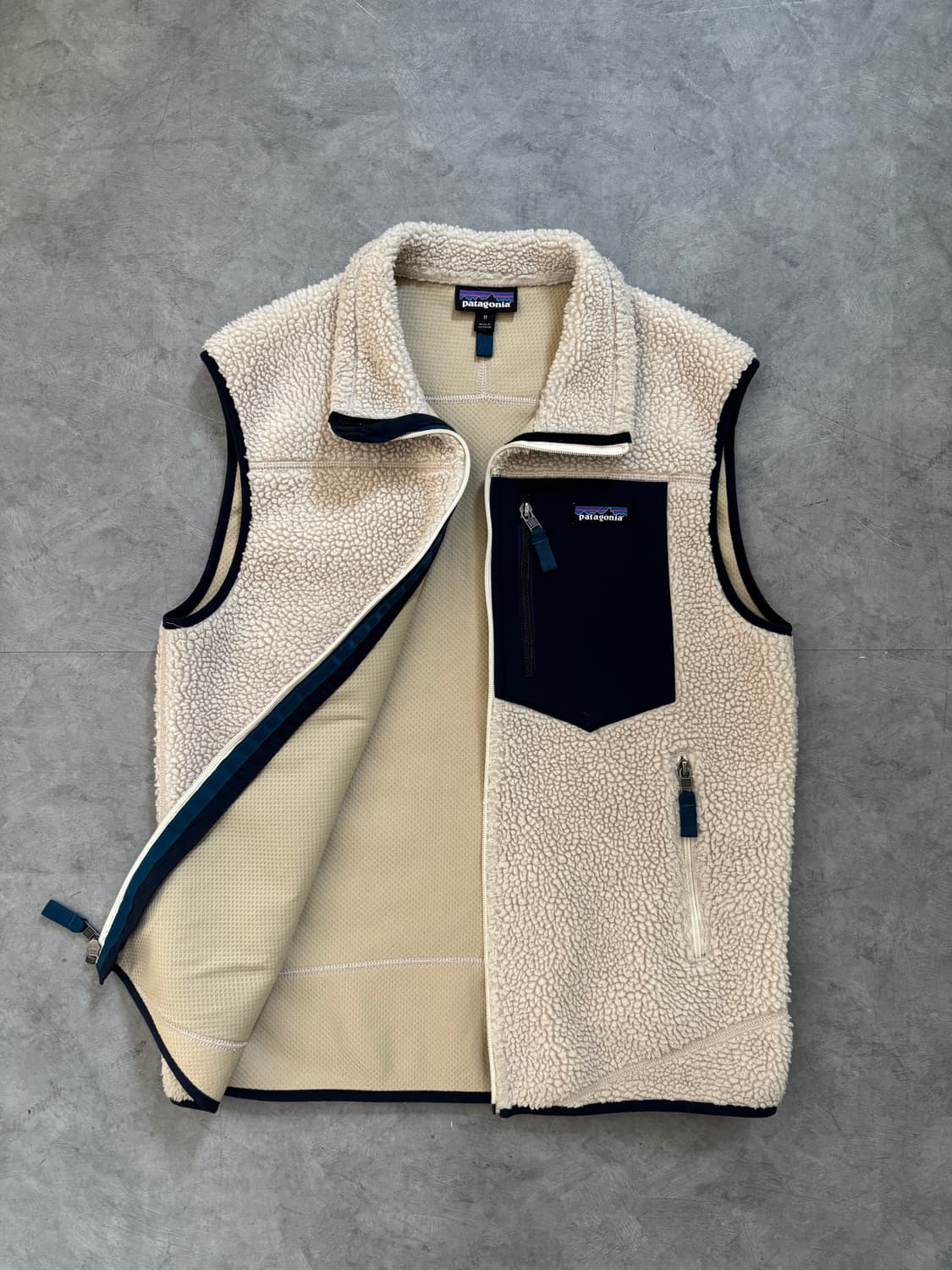 Patagonia 파타고니아 아이보리 컬러 레트로 플리스 베스트  상품이미지4