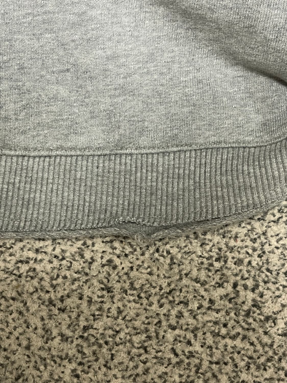 돌체앤가바나 메탈 로고 플레이트 스웨트셔츠 상품이미지5