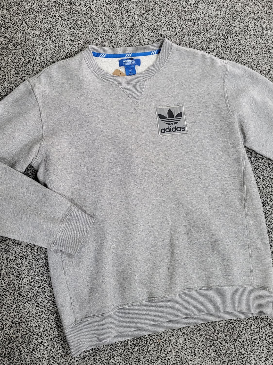 아디다스 그레이 맨투맨 상품이미지1