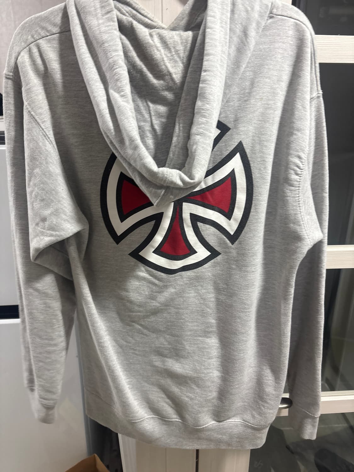 인디펜던트 트럭컴퍼니 후드 그레이 L 상품이미지2