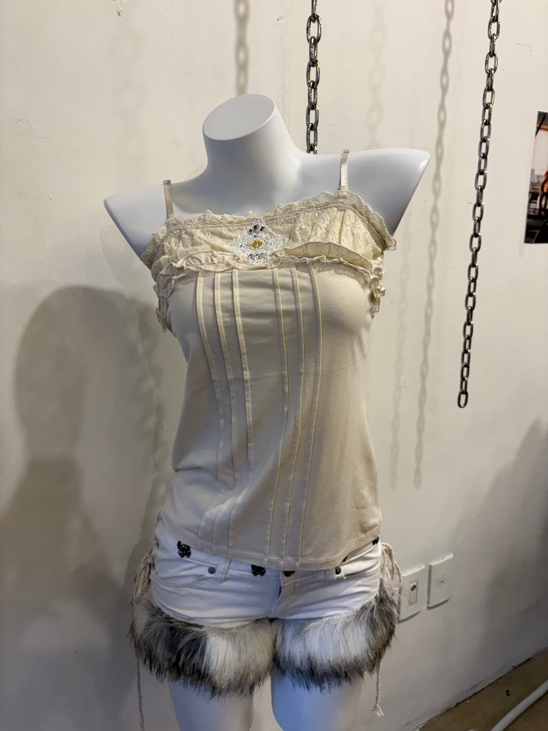 axes femme 엑시즈팜 진주 큐빅 레이스 아이보리 슬리브리스 모리 상품이미지1