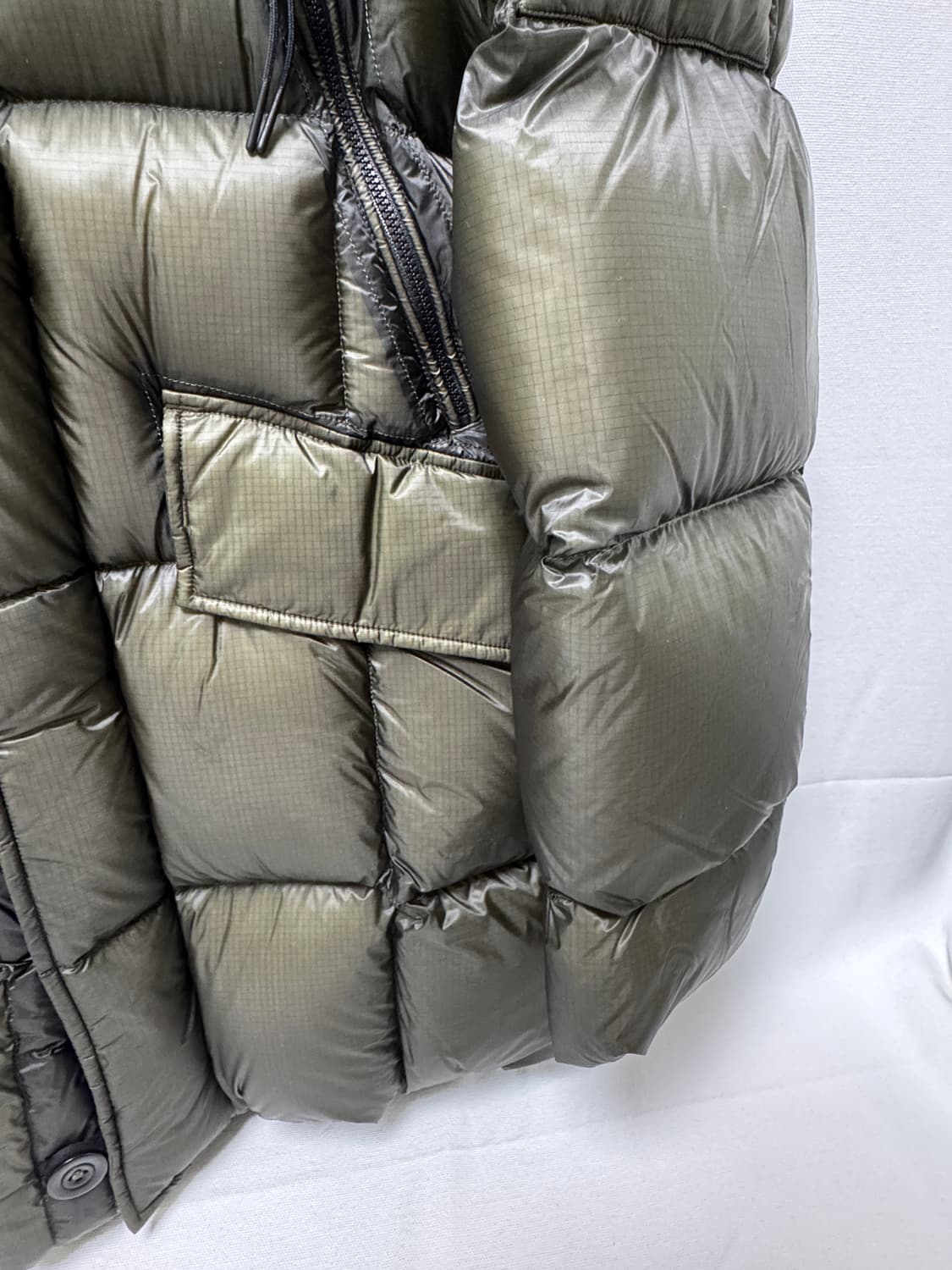 CP컴퍼니 DD쉘 디디쉘 남성 패딩 자켓 50 (23FW 상품)  상품이미지4