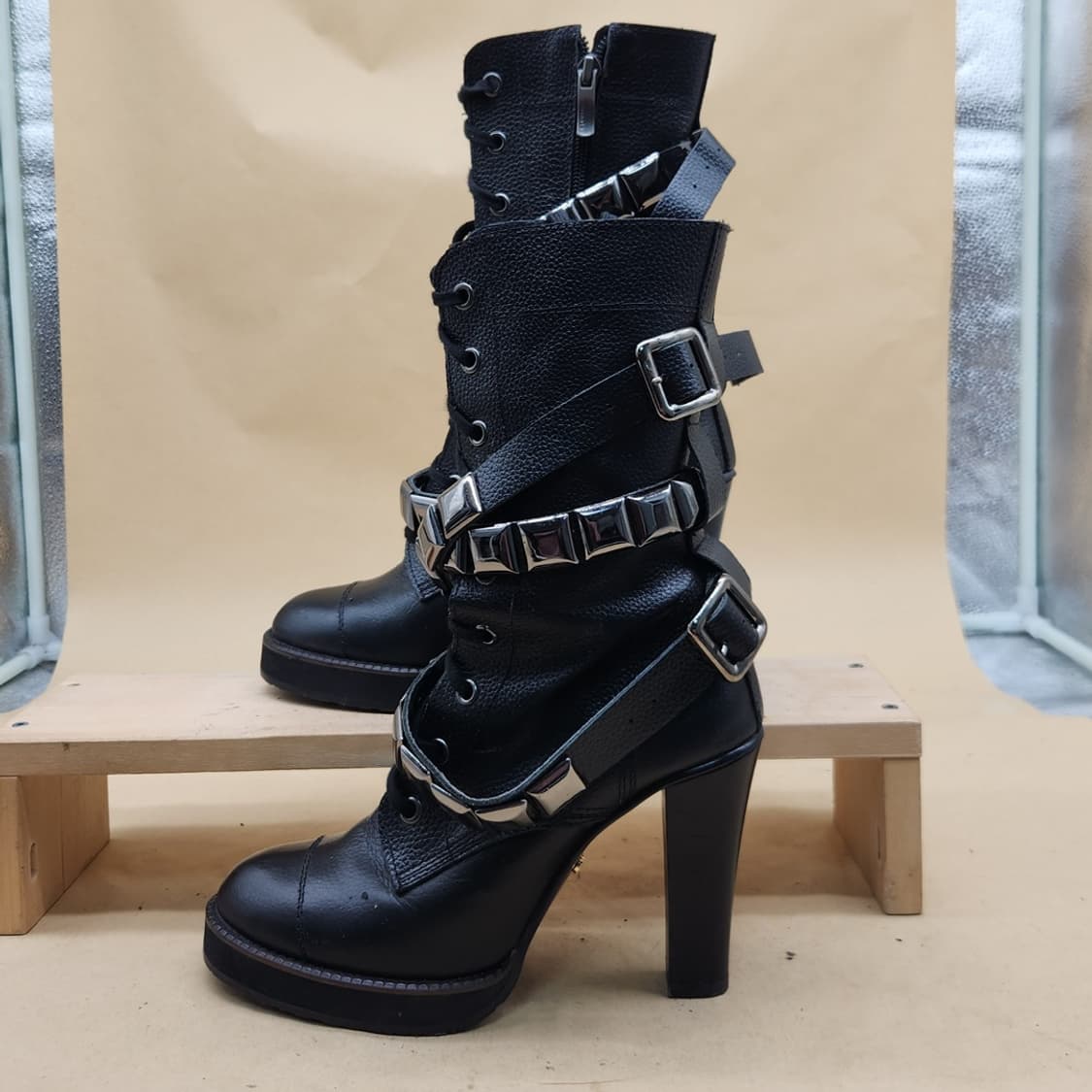 슈콤마보니 스터드 여성 워커 실사이즈 240 굽10 상품이미지1