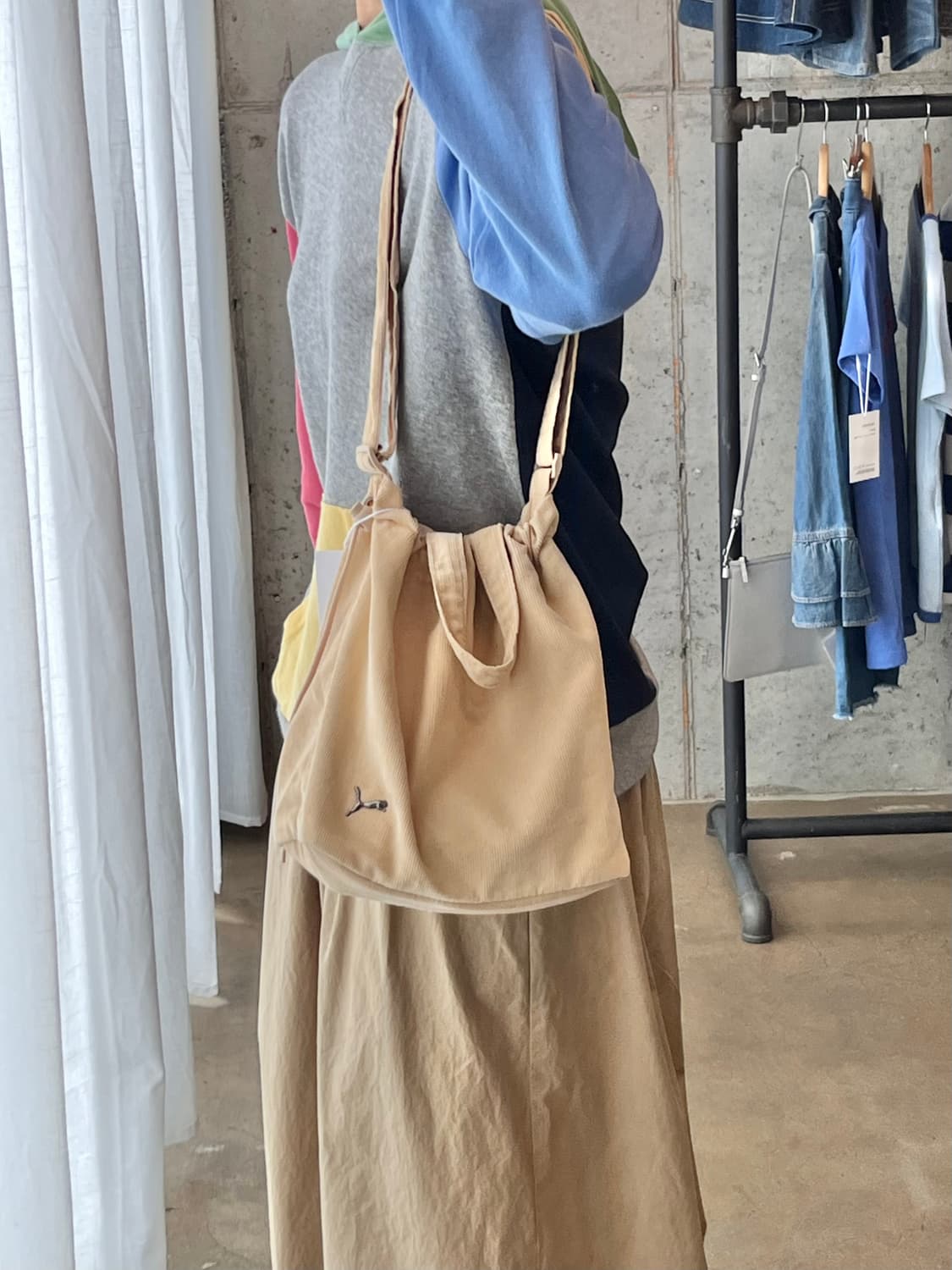 퓨마 로고 코듀로이 백 상품이미지8