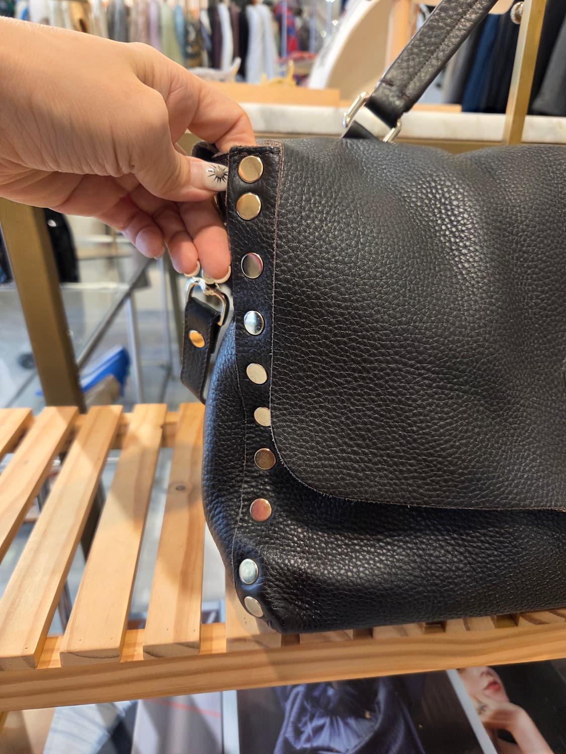 자넬라토 포스티나 스터드 가죽 숄더백 상품이미지3