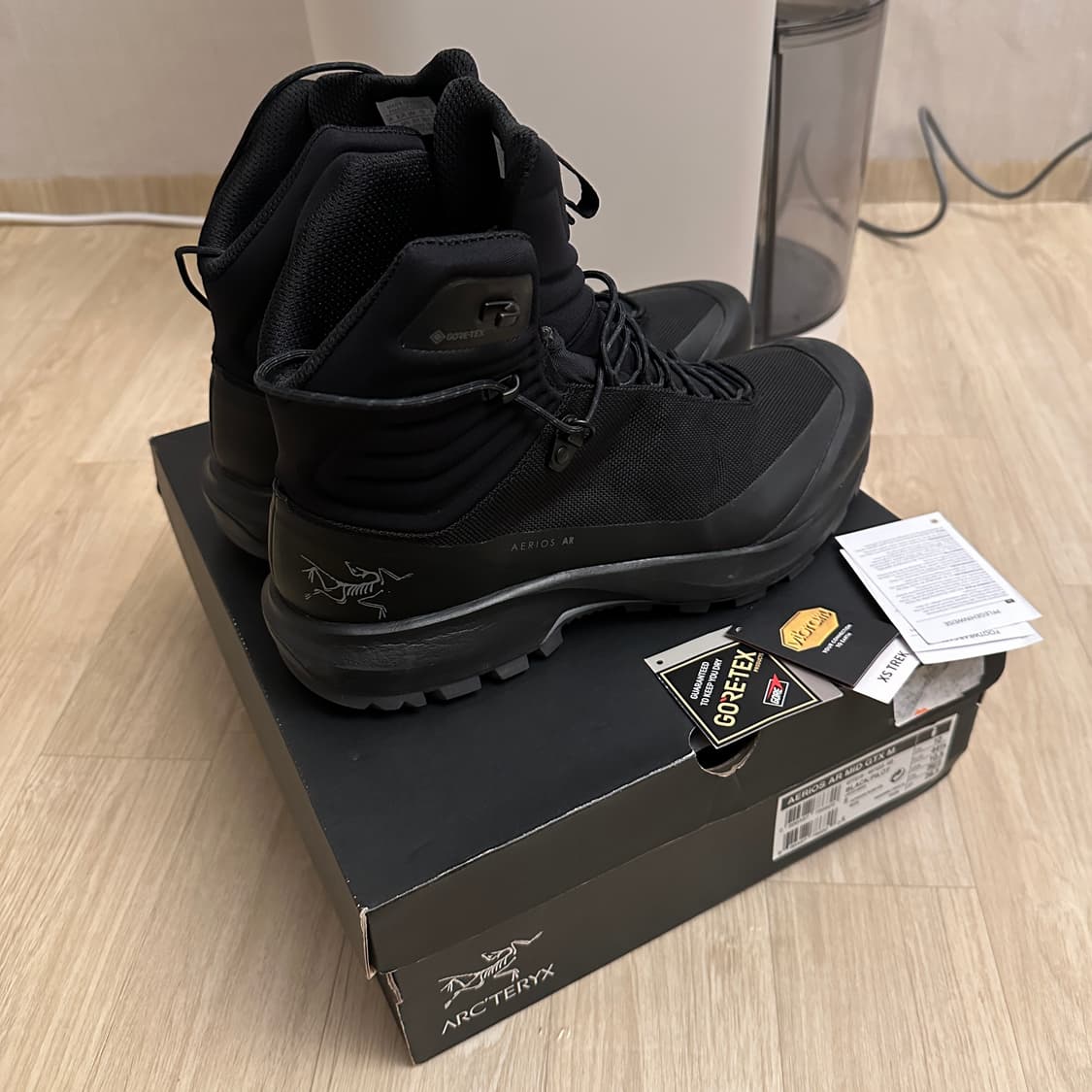 [285] 아크테릭스 에어리어스 AR 미드 고어텍스 상품이미지1