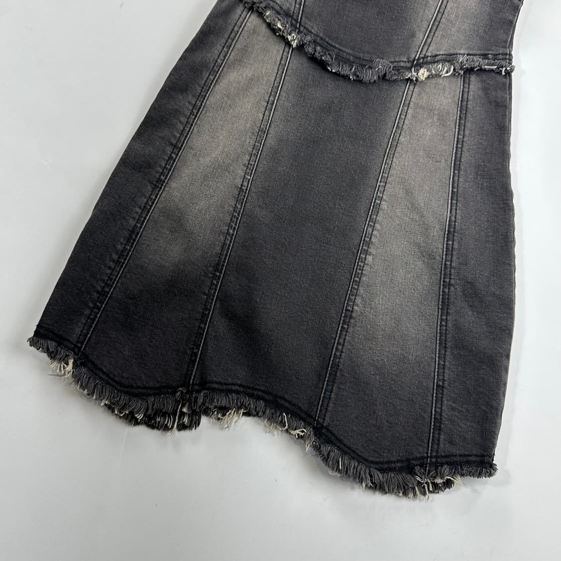 유즈  BUSTIER ROUGH CUTTING 데님 드레스 탑 상품이미지4