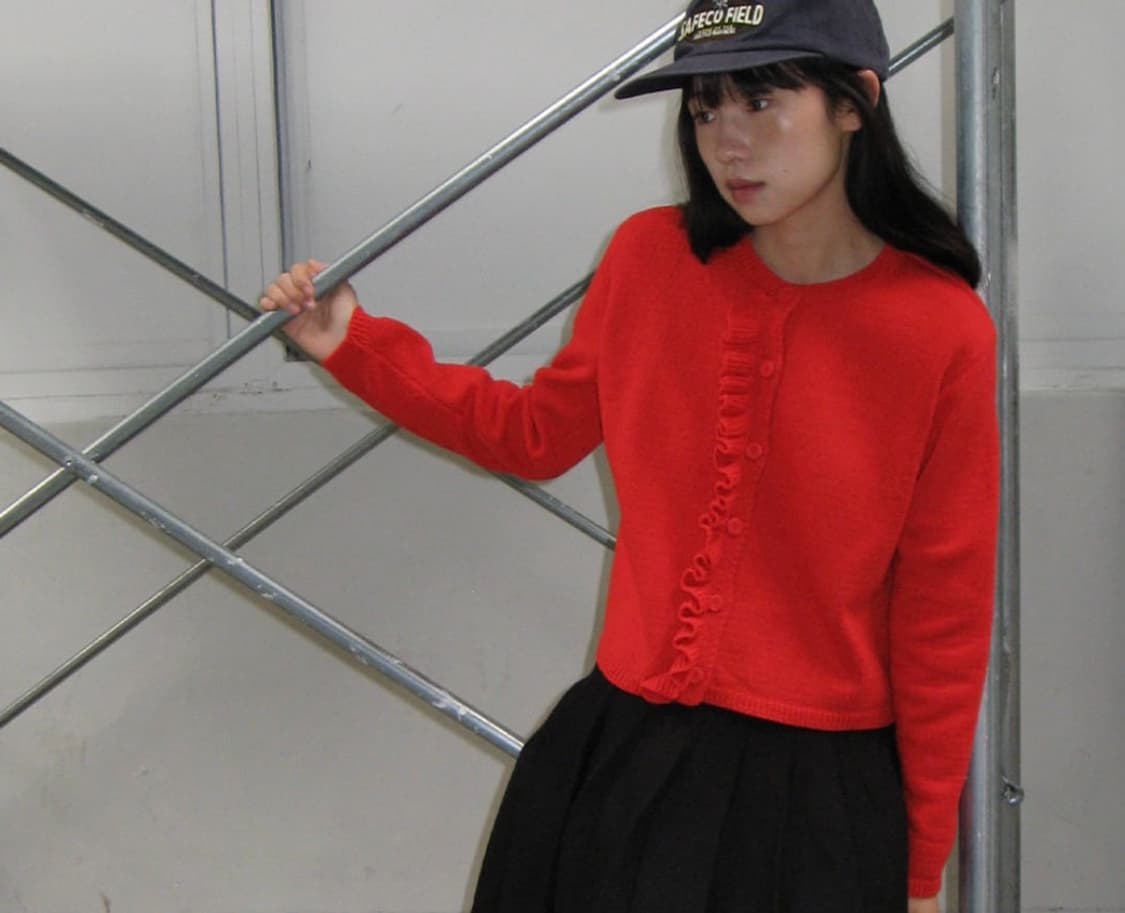 론론 하트 포인트 러플 니트 가디건 레드 상품이미지1