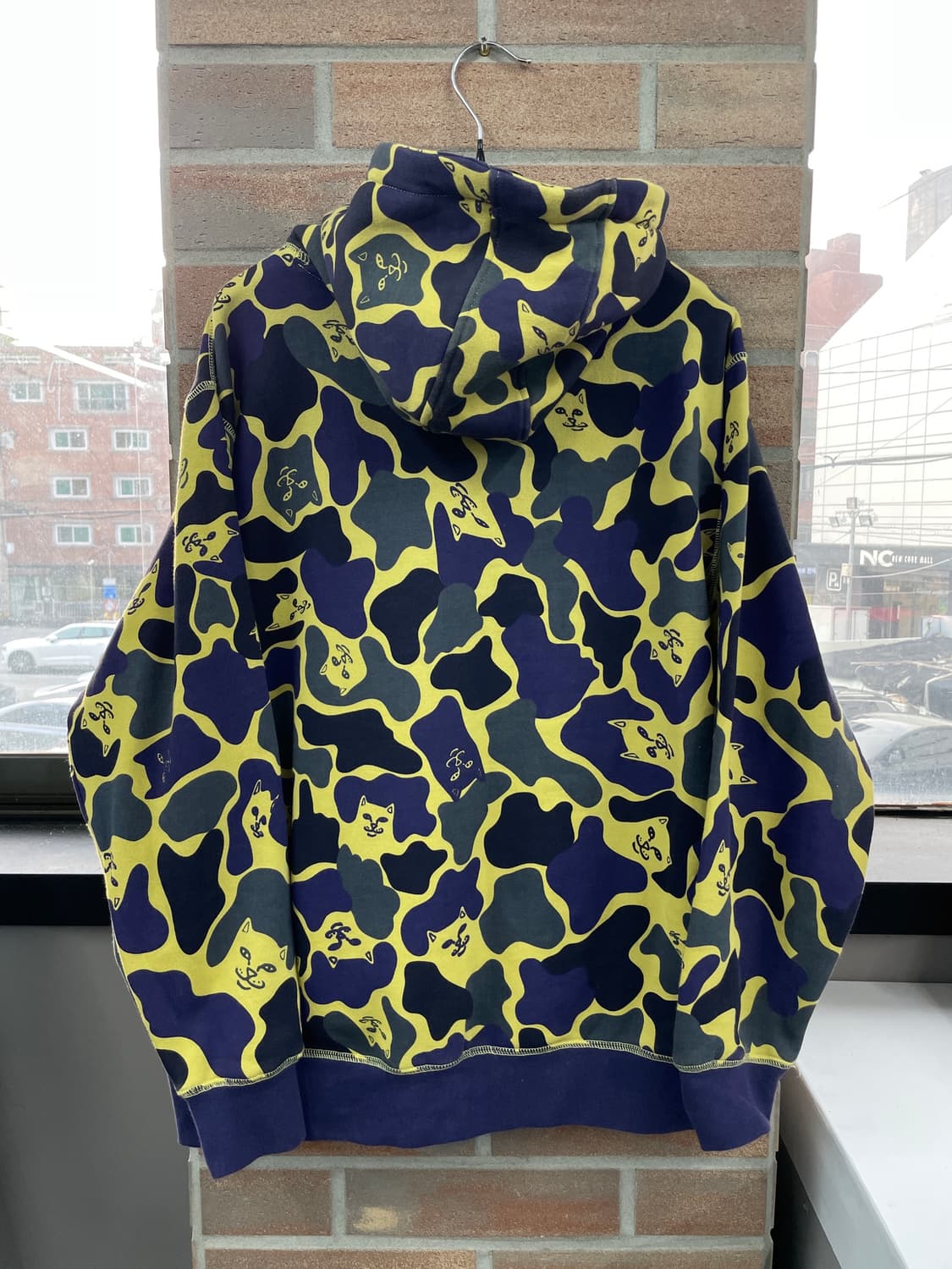 RIPNDIP 고양이 카모 패턴 후드 티셔츠 상품이미지8