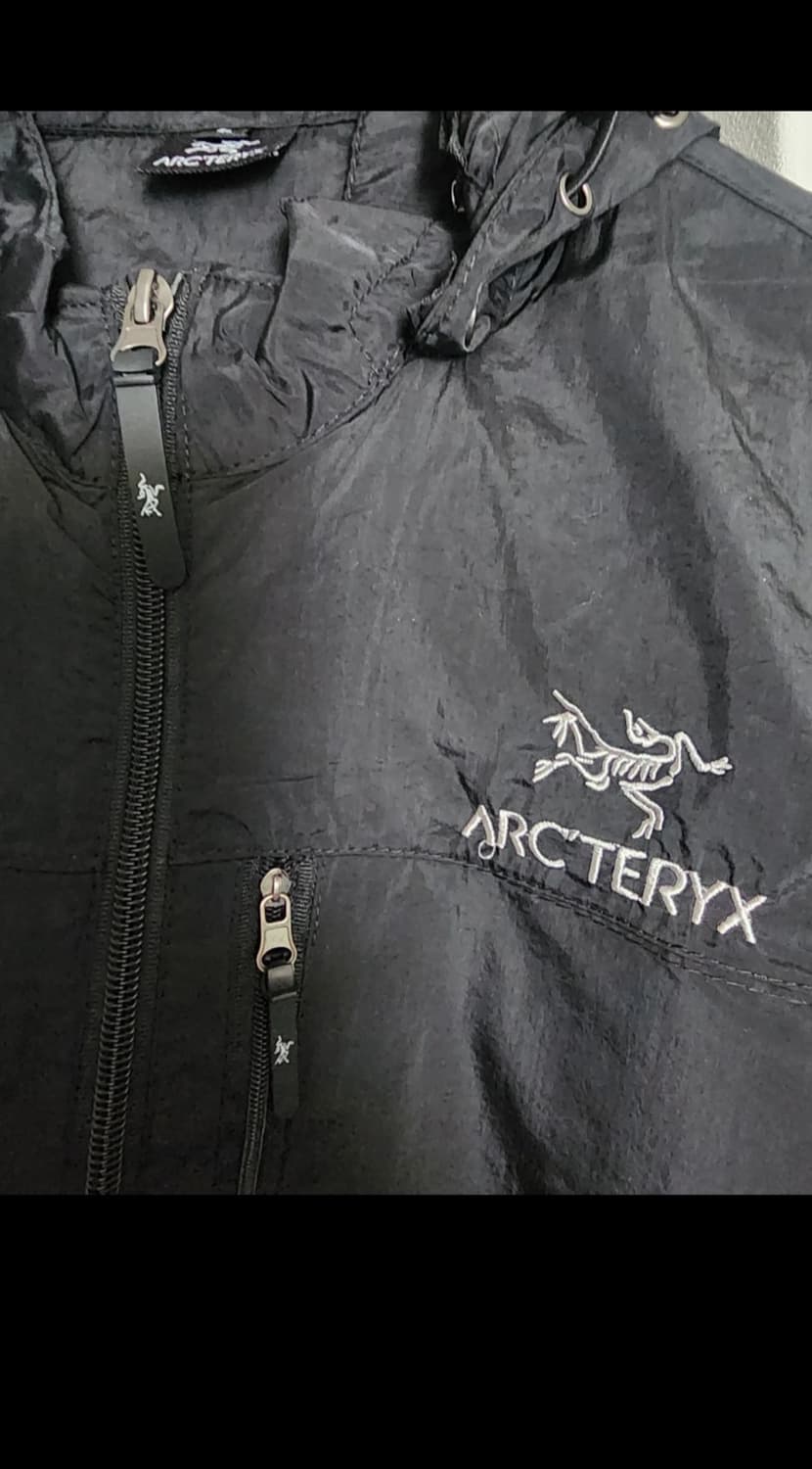 (급처) 아크테릭스 바람막이 블랙 L 새상품 상품이미지2