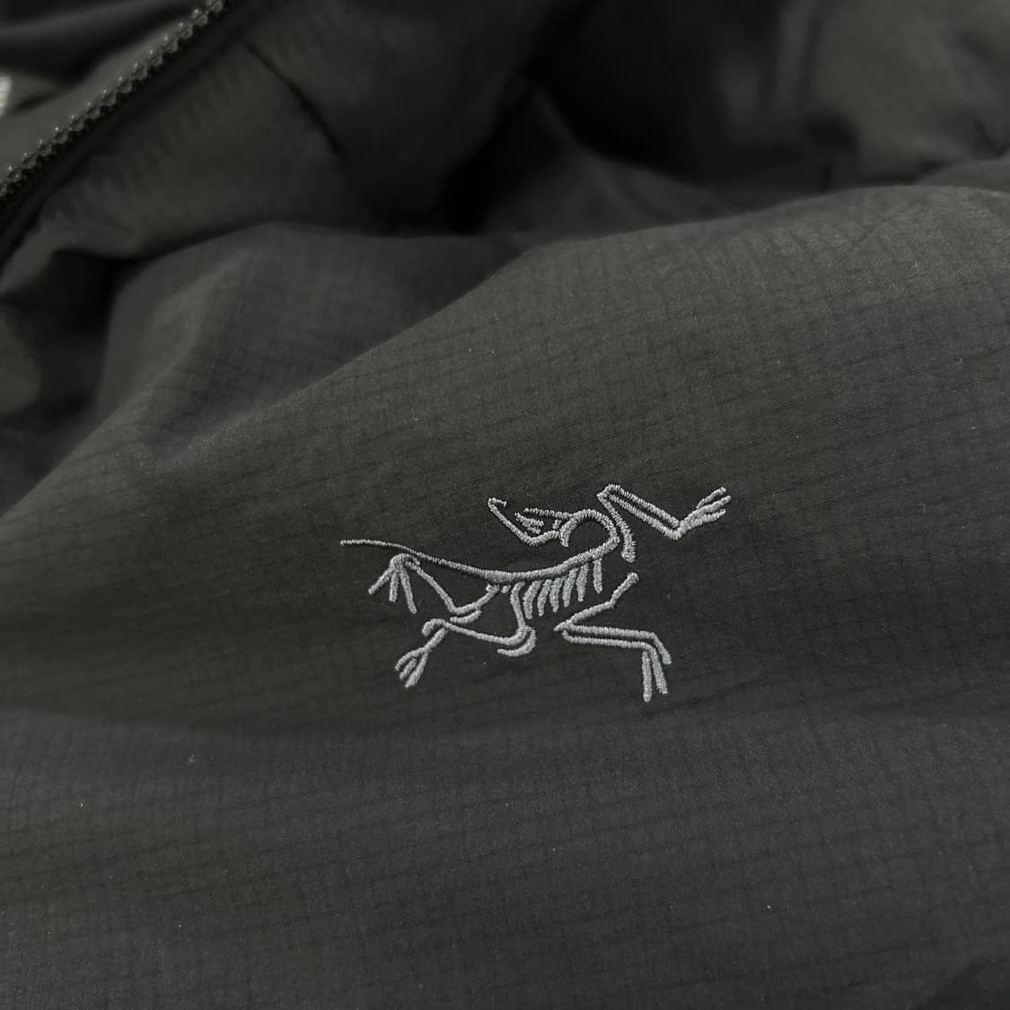 아크테릭스 아톰 정품 블랙 패딩 자켓 후드 m 상품이미지4