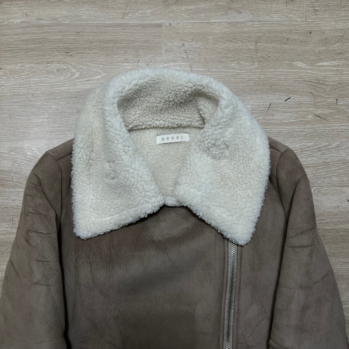 BRUNI 브루니 양털 스웨이드 무스탕 자켓 [베이지] M/95 상품이미지2