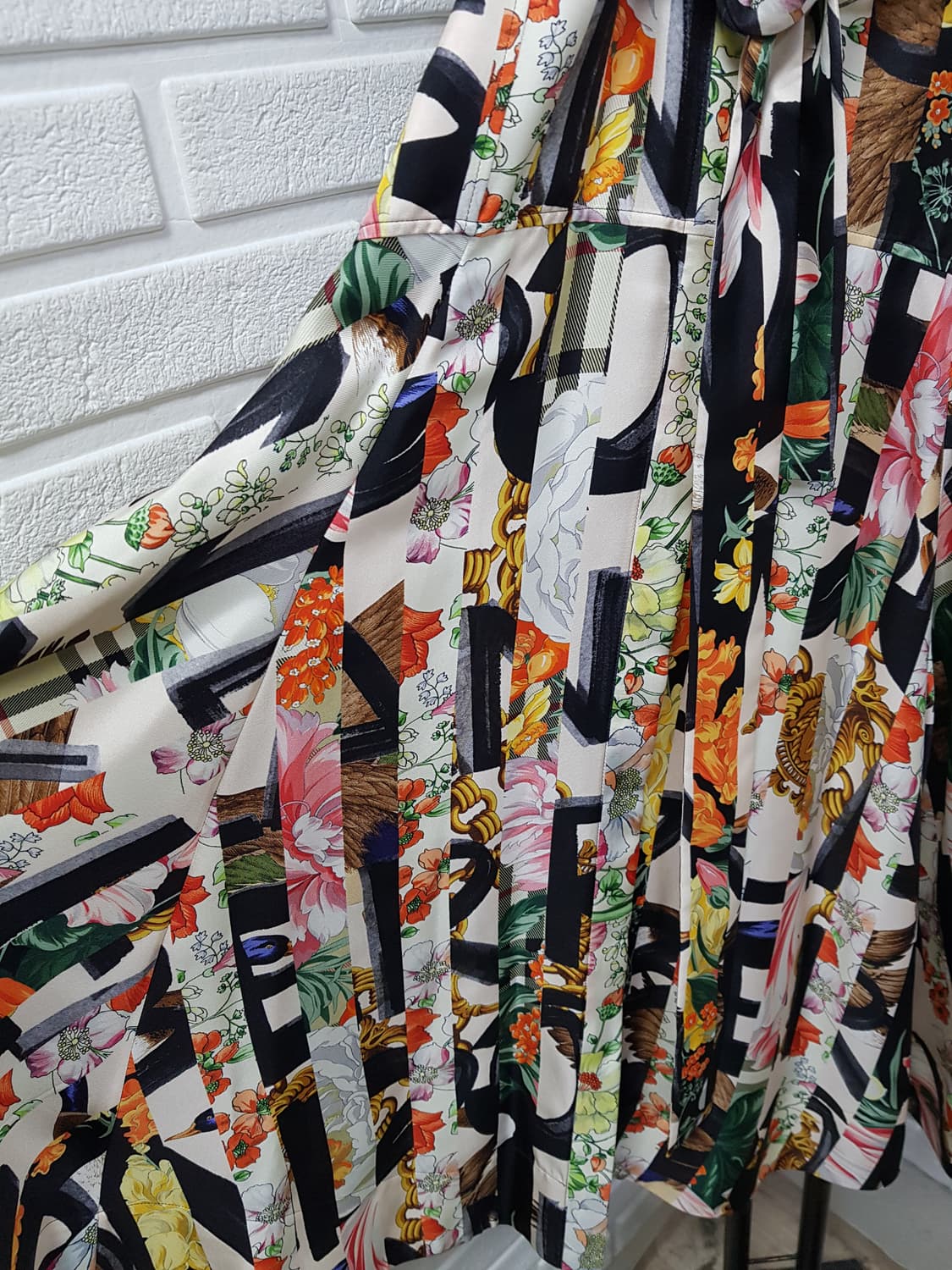 [36/55~66/정품] 버버리 그래피티 벨티드 실크원피스 상품이미지7