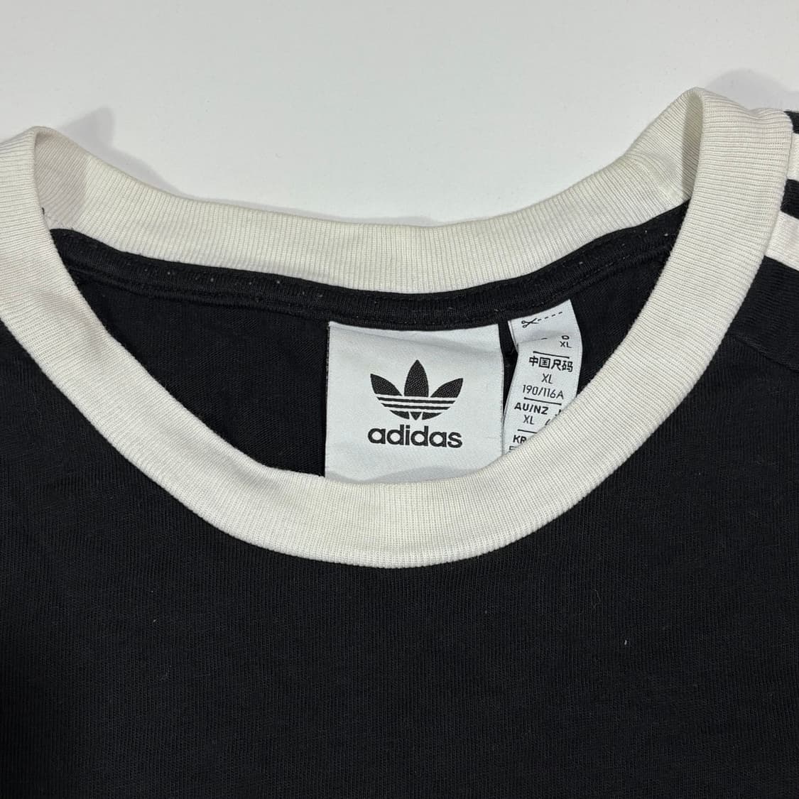 아디다스 블랙 삼선 반팔티 상품이미지3
