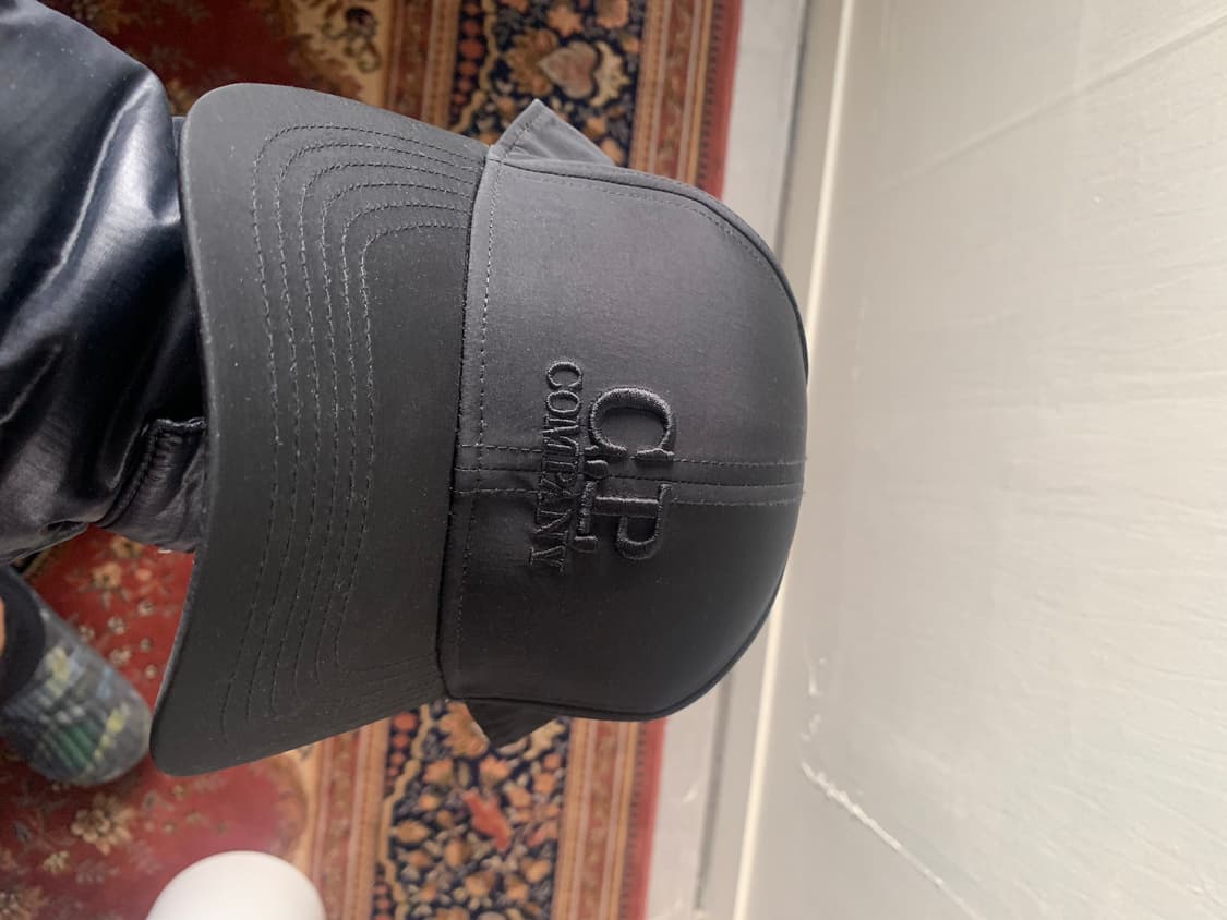 cp컴퍼니 고글 나일론 캡 팝니다 상품이미지1