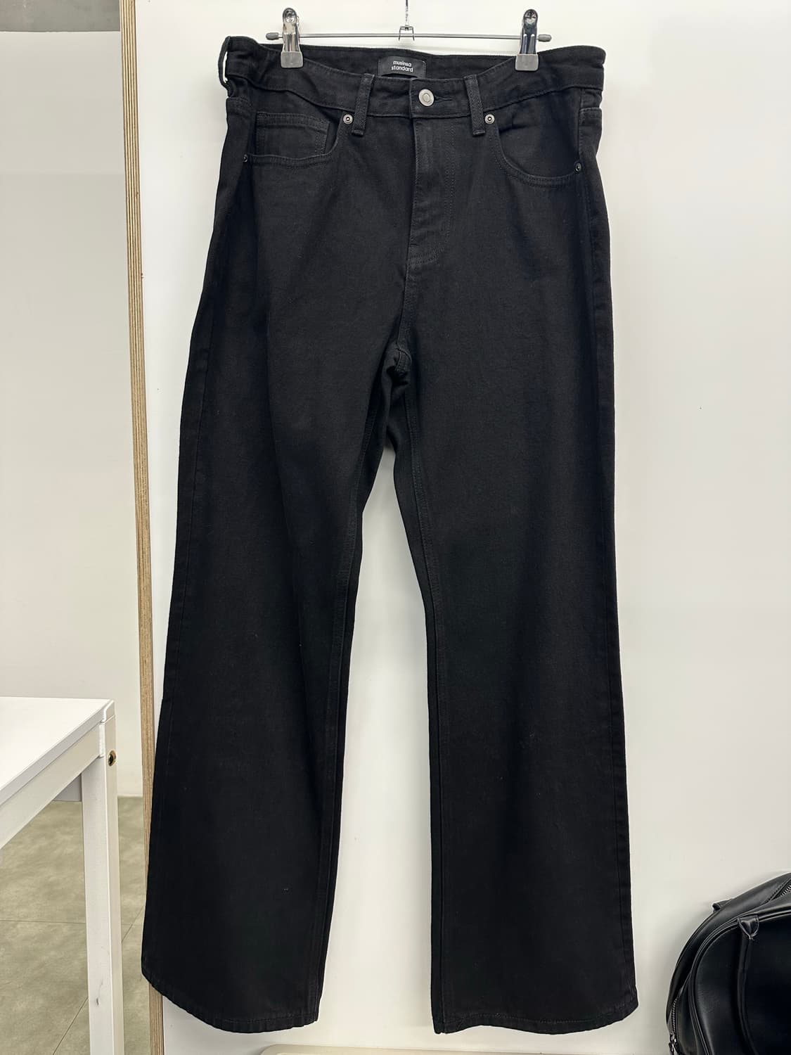 무탠다드 플레어 데님 팬츠(블랙) 상품이미지1