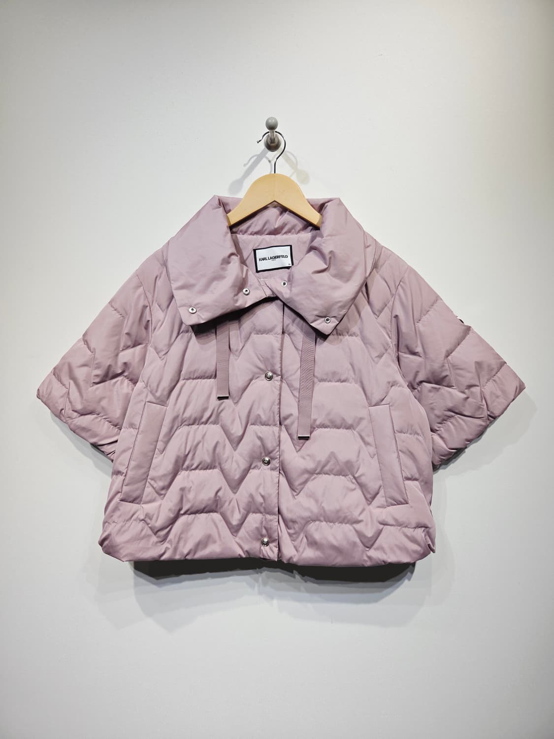 칼 라거펠트 파리스 구스다운 반팔 크롭 패딩 자켓 상품이미지2