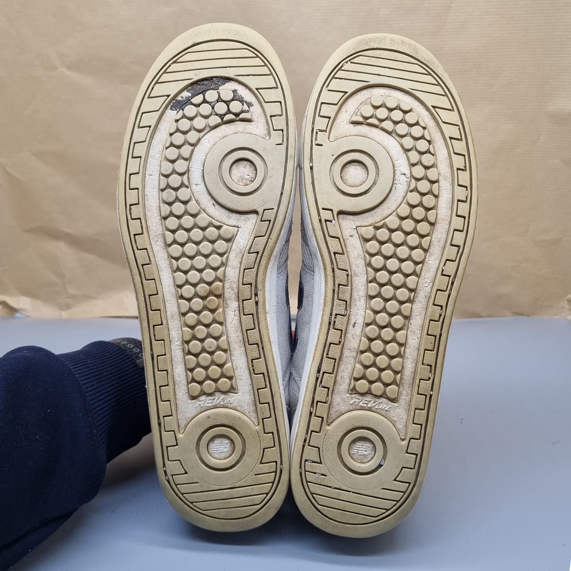 뉴발란스 CRT300 남성스니커즈 275 상품이미지3