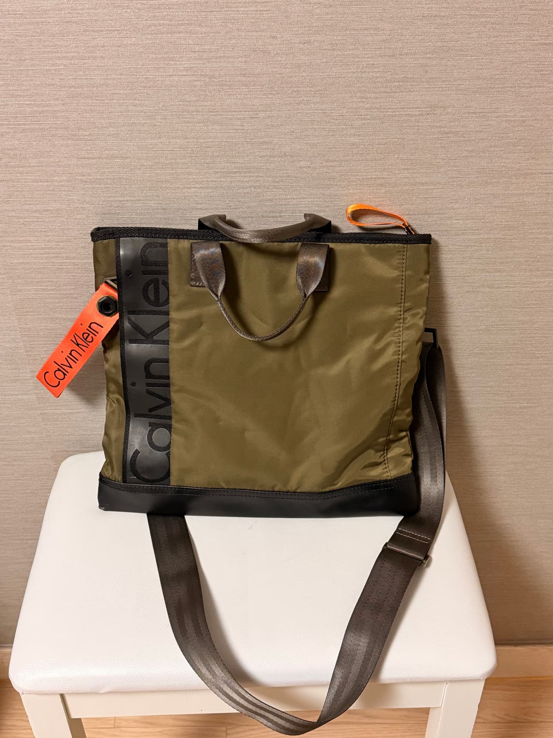 캘빈클라인 메신저백 상품이미지1