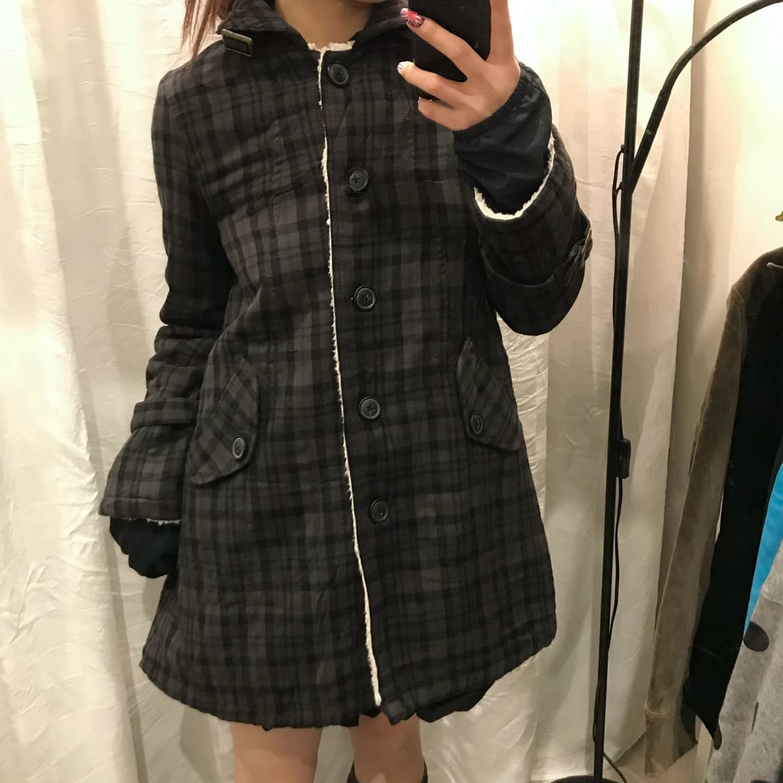 Theoria 라떼갸루 하구미 로걀 양털 체크 코트 상품이미지1