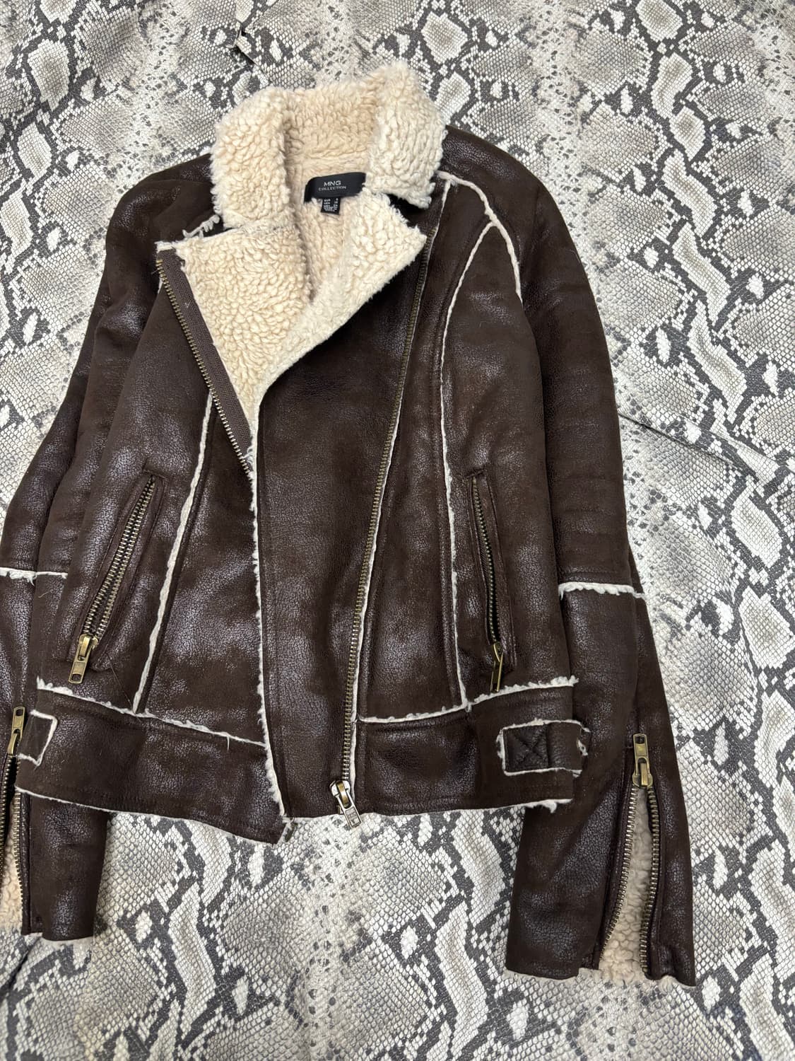 [MNG] Brown Fleece Detail Rider Jacket 상품이미지2