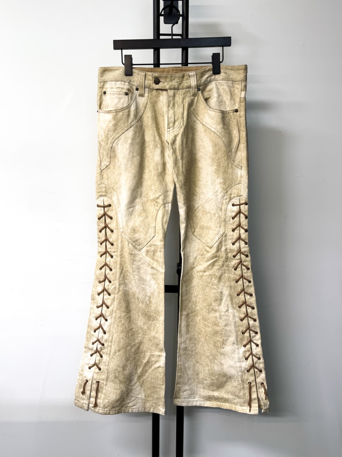 토네이도마트 레이스업 플레어 팬츠 상품이미지1