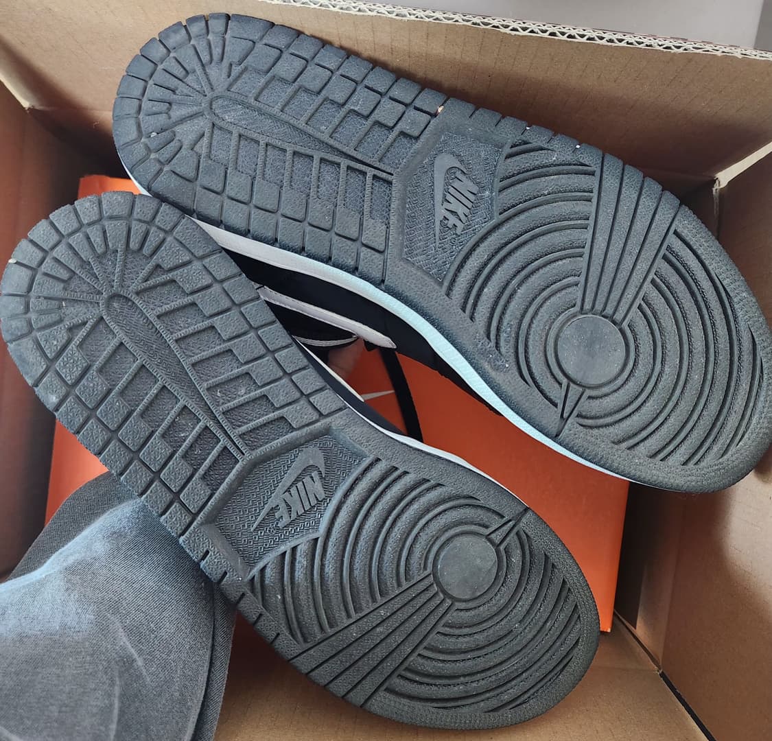 조던1하이 스트랩 블랙화이트 상품이미지4