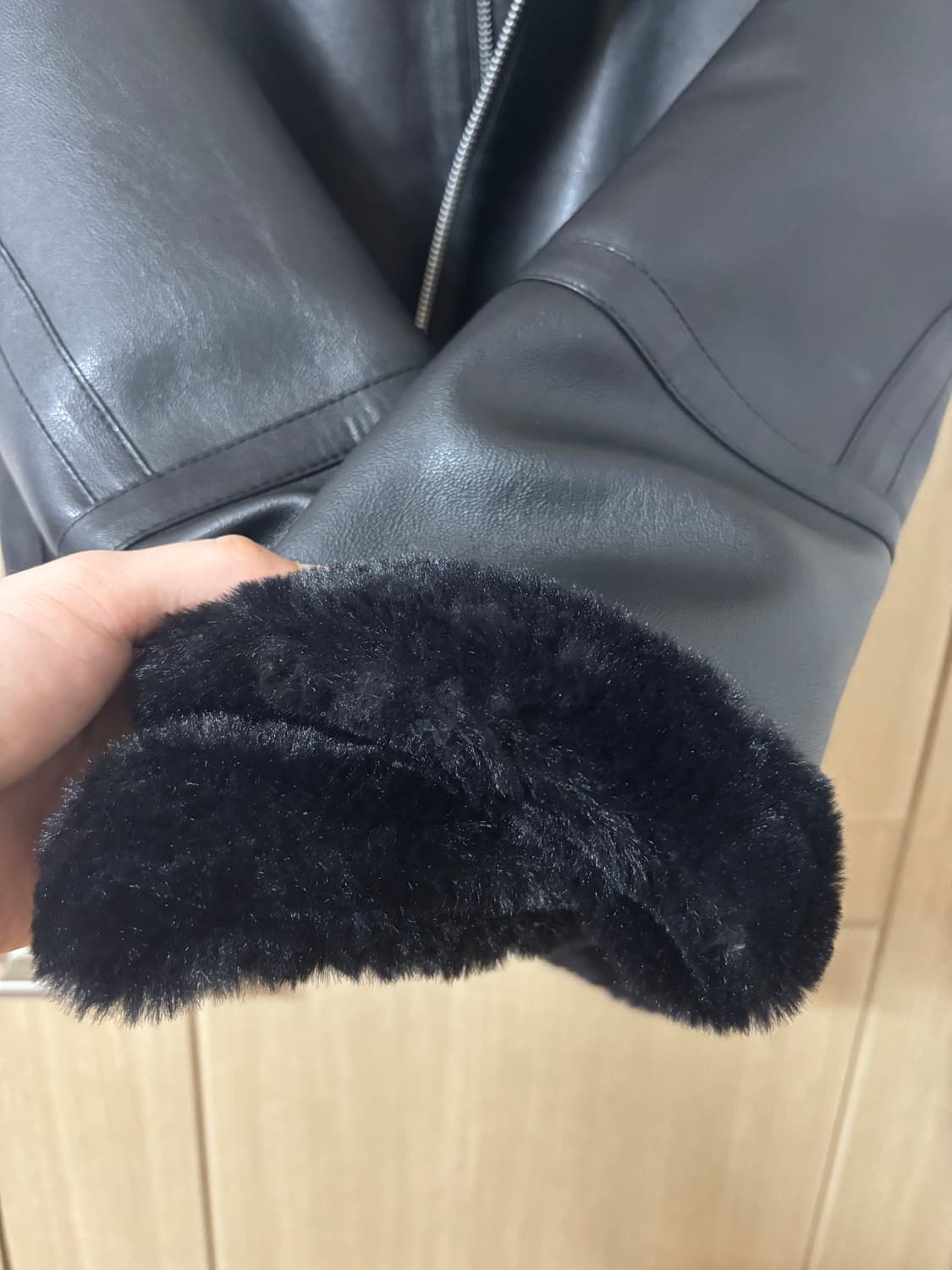 도프제이슨  블랙 무스탕 퍼 자켓 상품이미지8